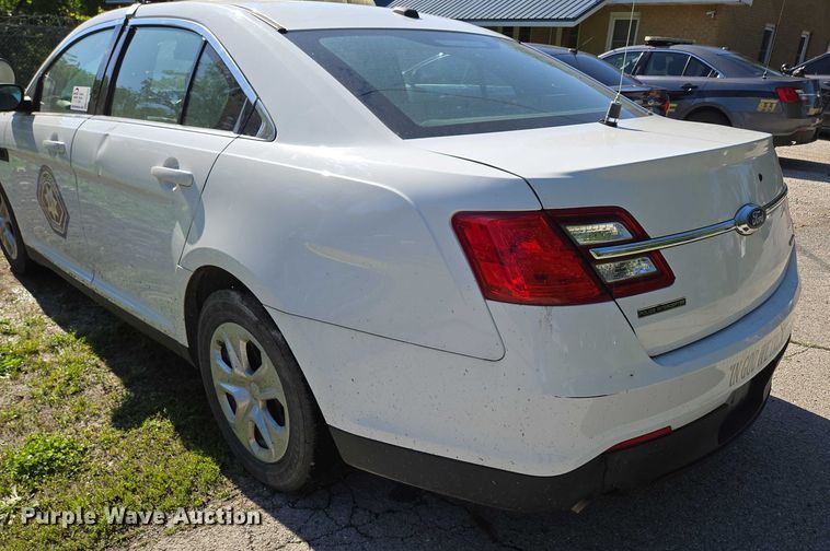 image for item ED2032 2017 Ford Taurus Police Interceptor 