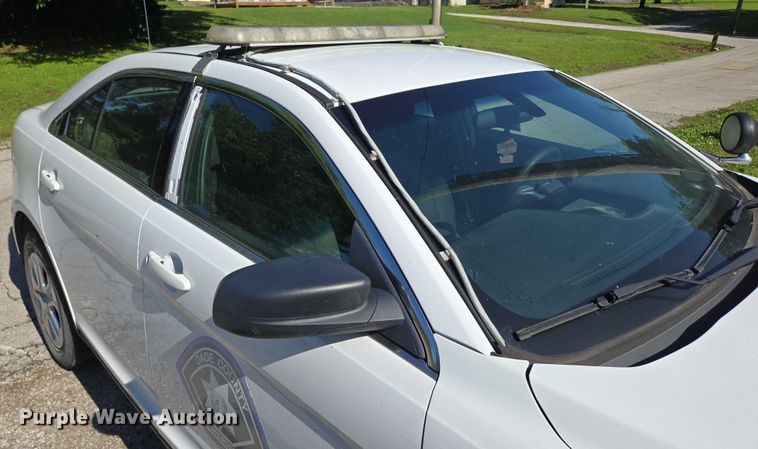 image for item ED2032 2017 Ford Taurus Police Interceptor 