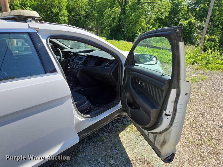 image for item ED2032 2017 Ford Taurus Police Interceptor 