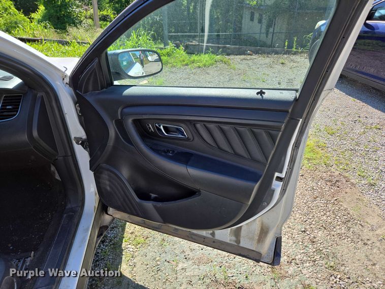 image for item ED2032 2017 Ford Taurus Police Interceptor 