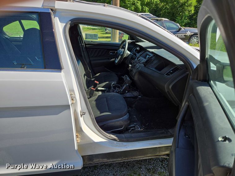 image for item ED2032 2017 Ford Taurus Police Interceptor 