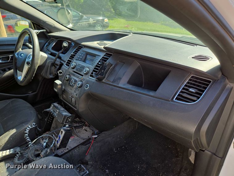 image for item ED2032 2017 Ford Taurus Police Interceptor 