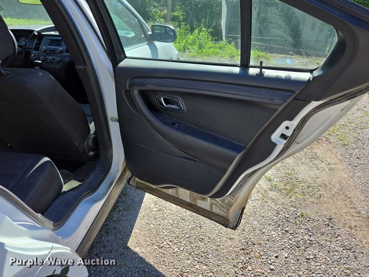 image for item ED2032 2017 Ford Taurus Police Interceptor 