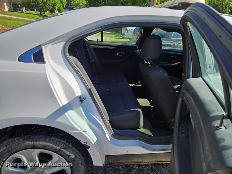 image for item ED2032 2017 Ford Taurus Police Interceptor 