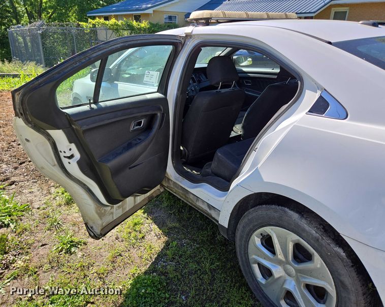image for item ED2032 2017 Ford Taurus Police Interceptor 