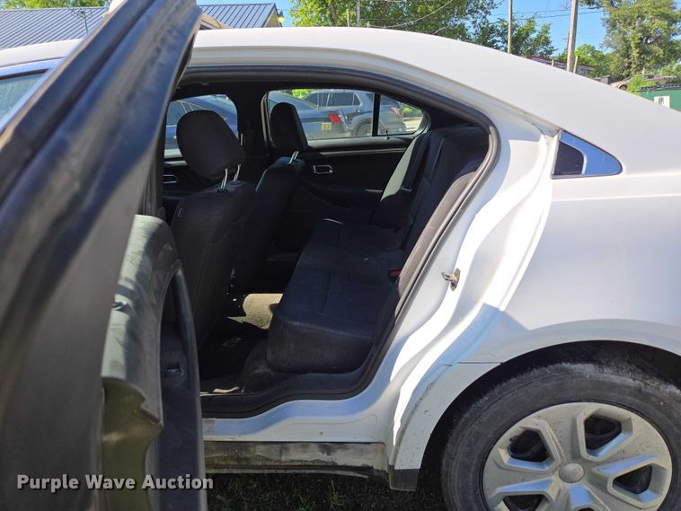 image for item ED2032 2017 Ford Taurus Police Interceptor 