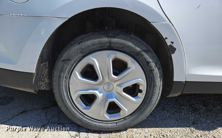 image for item ED2032 2017 Ford Taurus Police Interceptor 