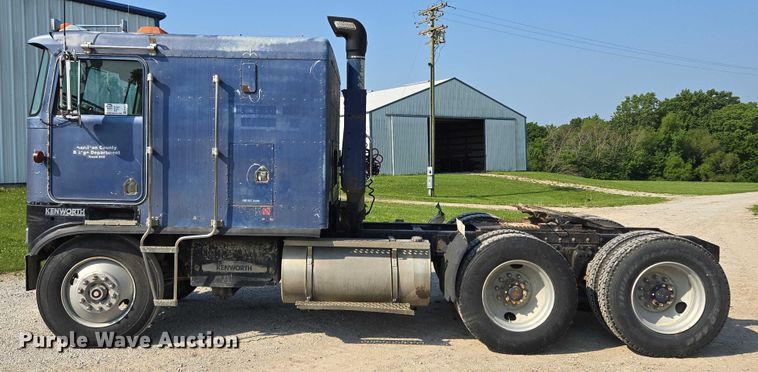 image for item EF1504 1987 Kenworth K 100E semi truck