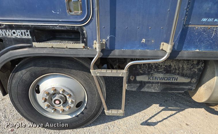 image for item EF1504 1987 Kenworth K 100E semi truck