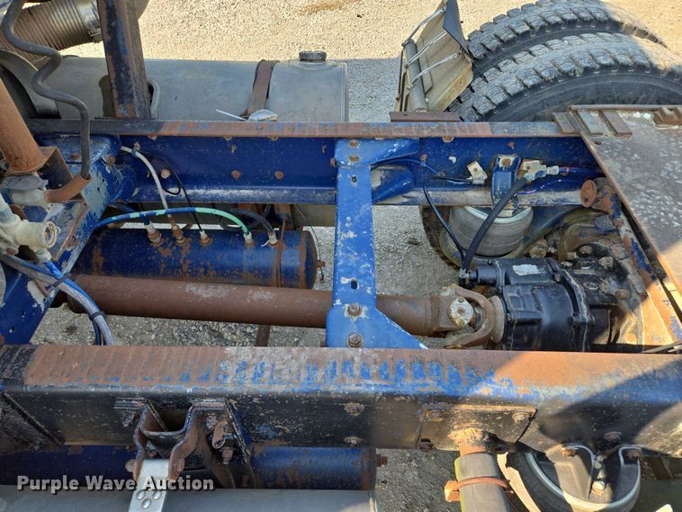 image for item EF1504 1987 Kenworth K 100E semi truck