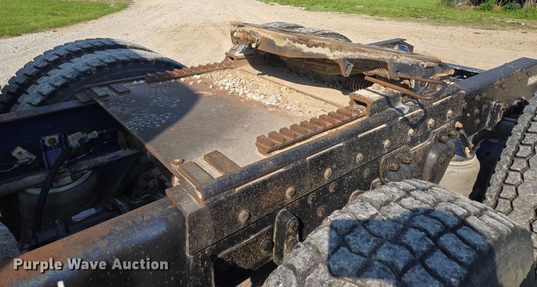 image for item EF1504 1987 Kenworth K 100E semi truck