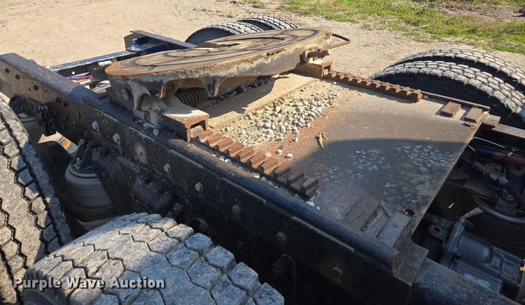 image for item EF1504 1987 Kenworth K 100E semi truck