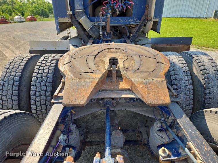 image for item EF1504 1987 Kenworth K 100E semi truck