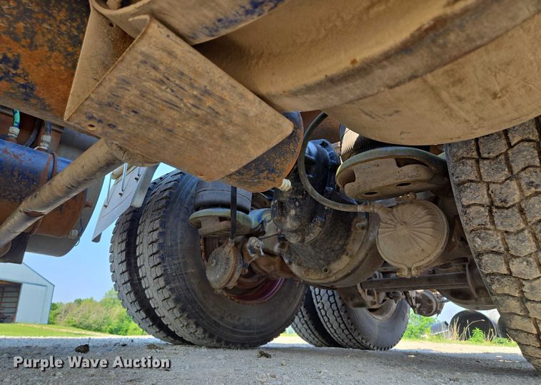 image for item EF1504 1987 Kenworth K 100E semi truck