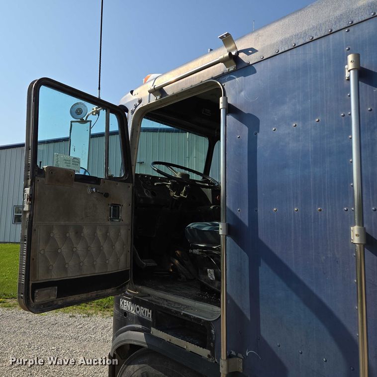 image for item EF1504 1987 Kenworth K 100E semi truck