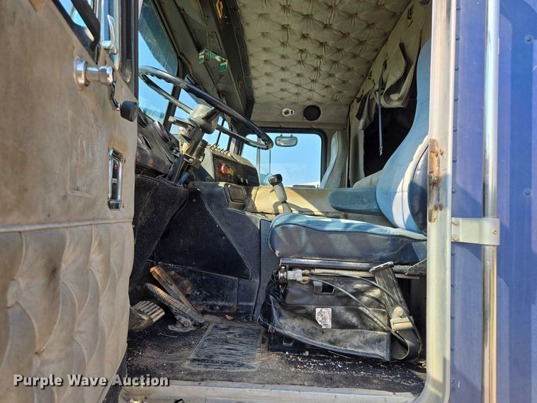 image for item EF1504 1987 Kenworth K 100E semi truck