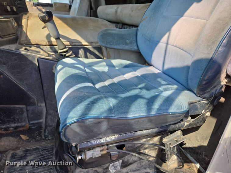 image for item EF1504 1987 Kenworth K 100E semi truck