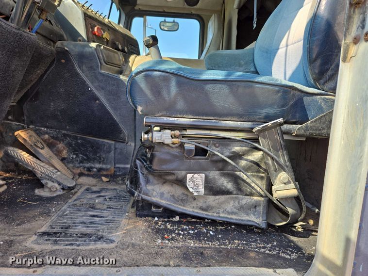 image for item EF1504 1987 Kenworth K 100E semi truck