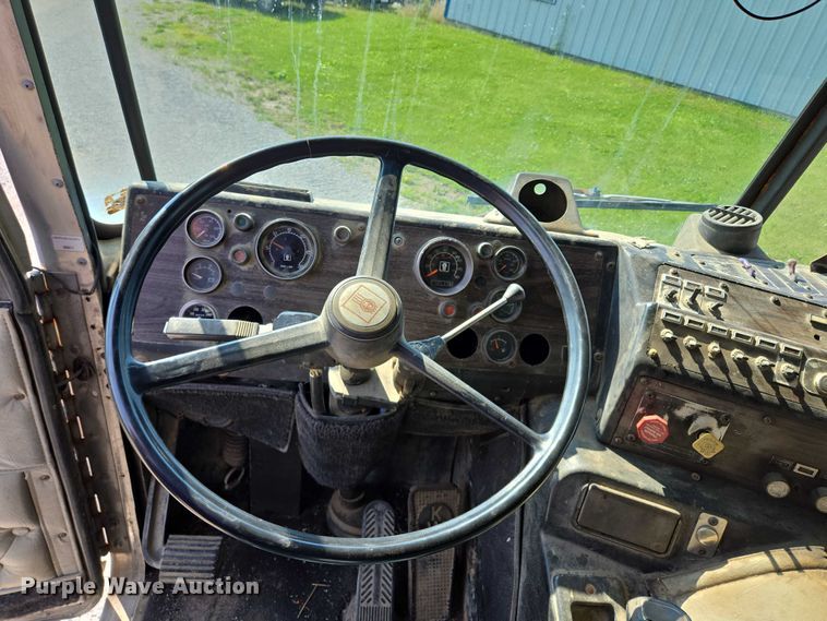 image for item EF1504 1987 Kenworth K 100E semi truck