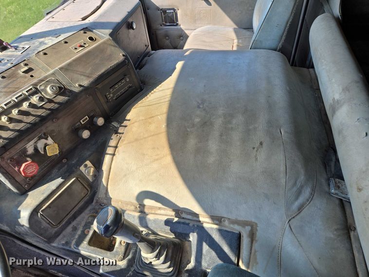 image for item EF1504 1987 Kenworth K 100E semi truck