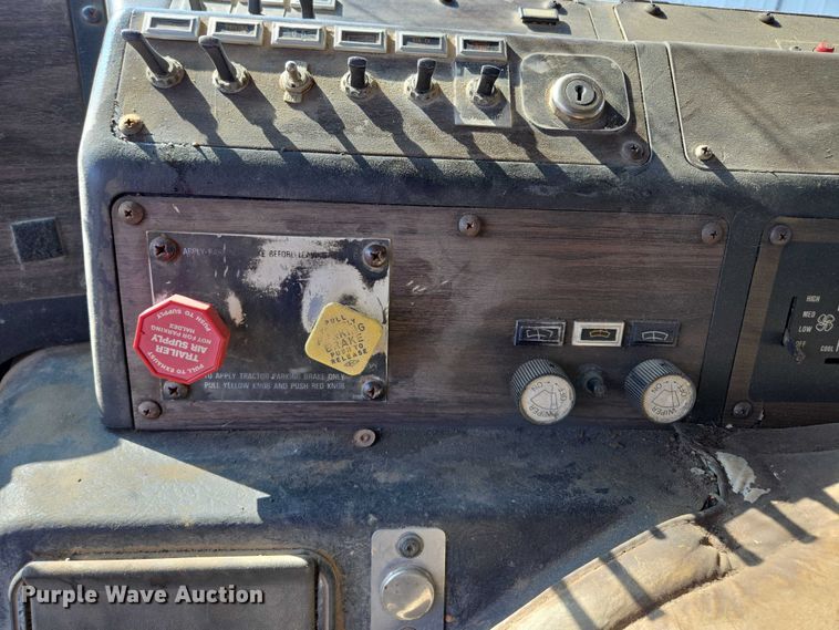 image for item EF1504 1987 Kenworth K 100E semi truck