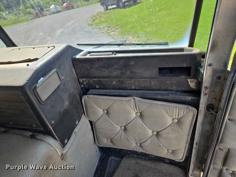 image for item EF1504 1987 Kenworth K 100E semi truck