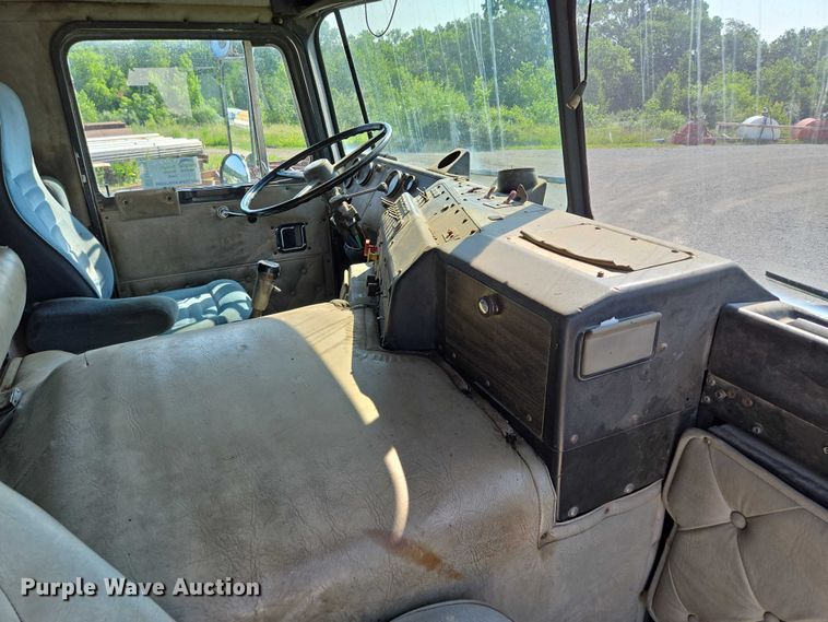 image for item EF1504 1987 Kenworth K 100E semi truck