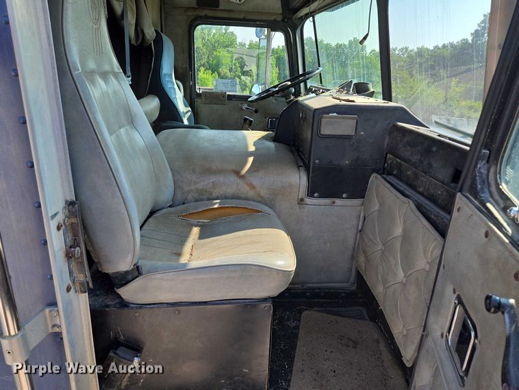 image for item EF1504 1987 Kenworth K 100E semi truck