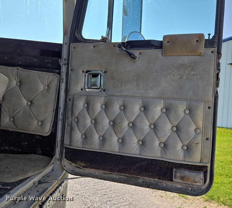 image for item EF1504 1987 Kenworth K 100E semi truck