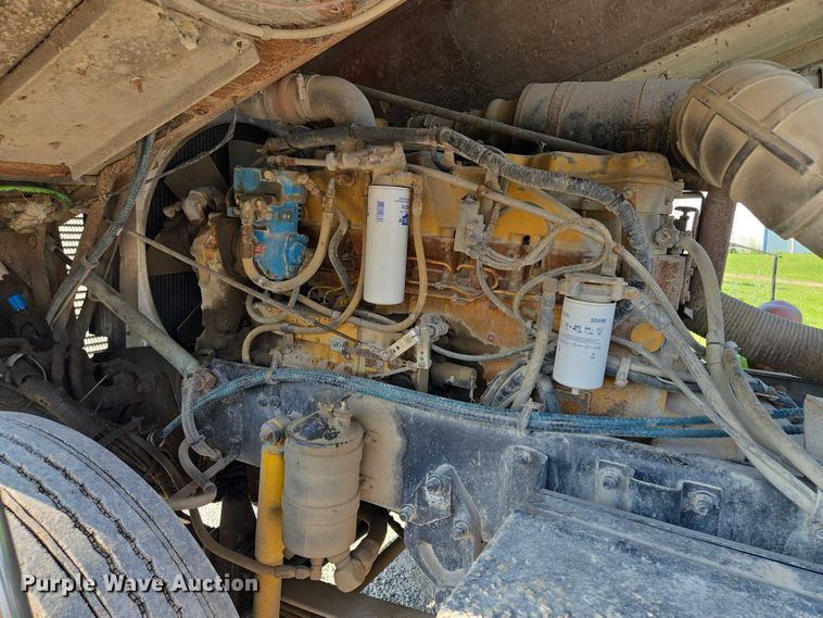 image for item EF1504 1987 Kenworth K 100E semi truck