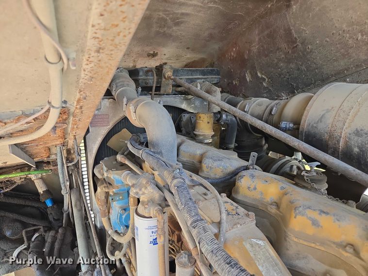 image for item EF1504 1987 Kenworth K 100E semi truck