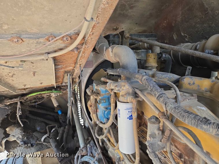 image for item EF1504 1987 Kenworth K 100E semi truck