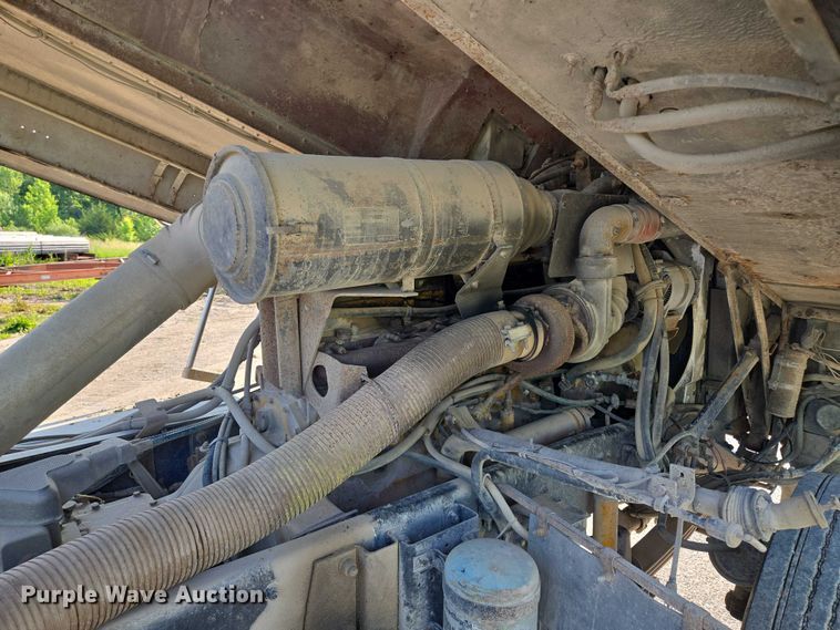 image for item EF1504 1987 Kenworth K 100E semi truck