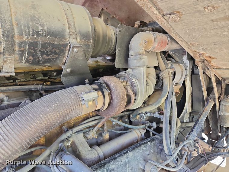 image for item EF1504 1987 Kenworth K 100E semi truck