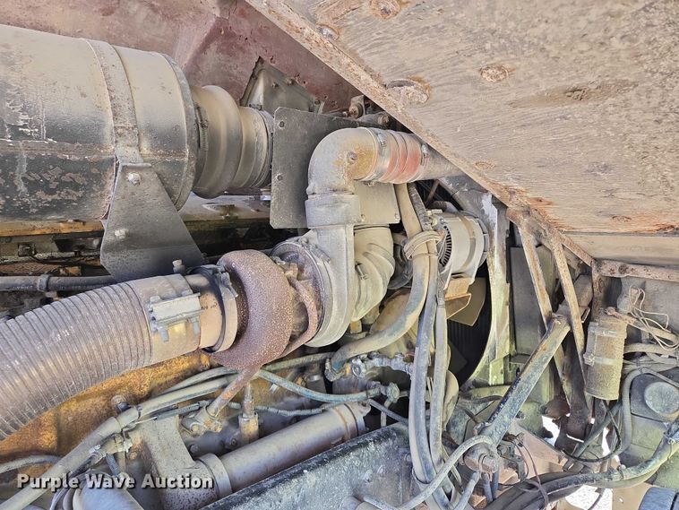 image for item EF1504 1987 Kenworth K 100E semi truck