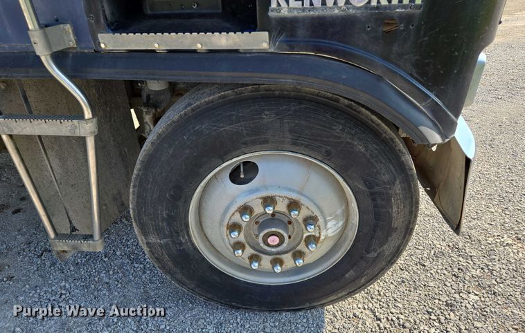 image for item EF1504 1987 Kenworth K 100E semi truck