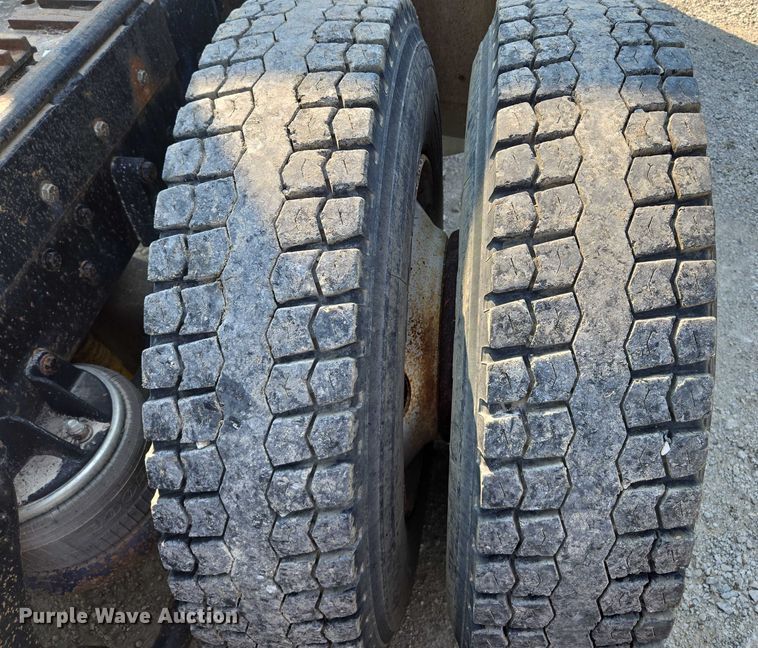 image for item EF1504 1987 Kenworth K 100E semi truck