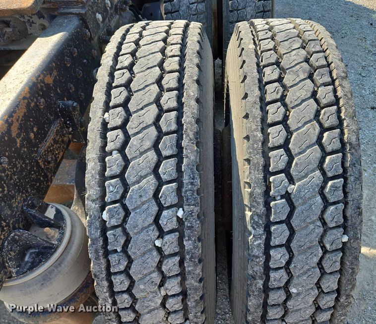 image for item EF1504 1987 Kenworth K 100E semi truck