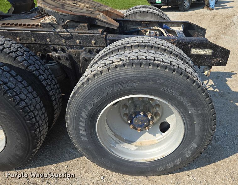 image for item EF1504 1987 Kenworth K 100E semi truck