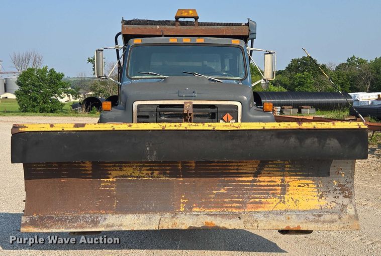 image for item EF1505 1989 International F1954 dump truck