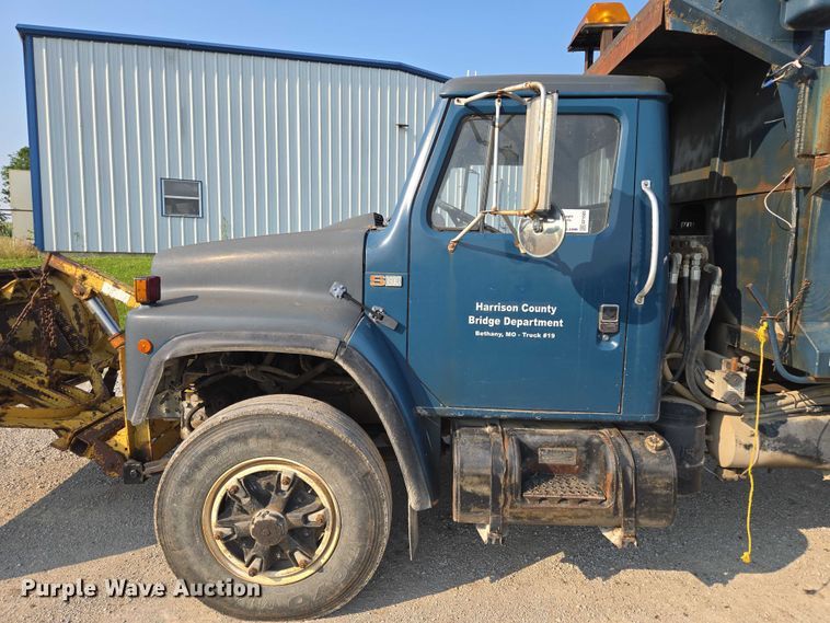 image for item EF1505 1989 International F1954 dump truck