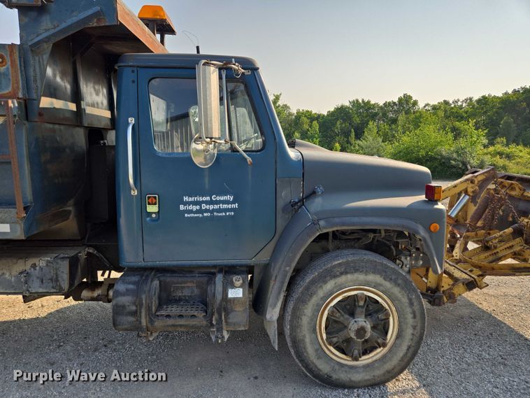 image for item EF1505 1989 International F1954 dump truck
