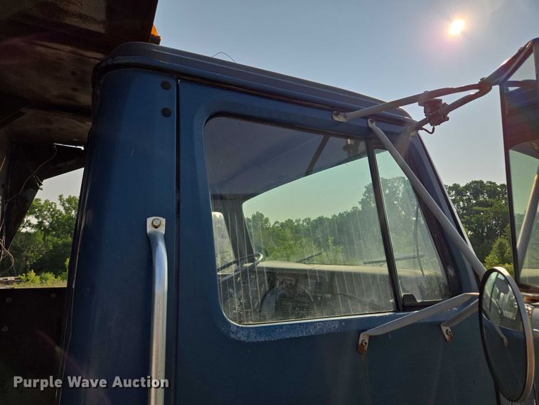 image for item EF1505 1989 International F1954 dump truck