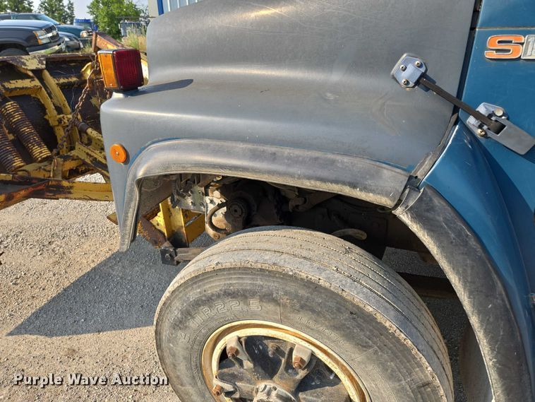 image for item EF1505 1989 International F1954 dump truck