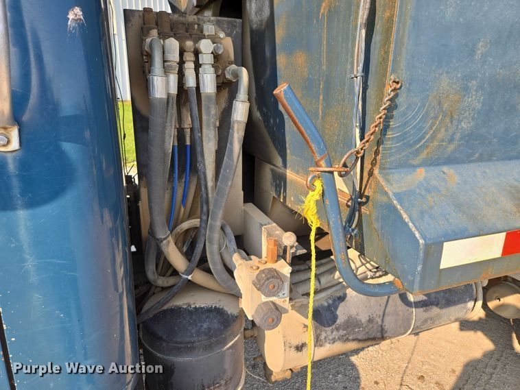 image for item EF1505 1989 International F1954 dump truck