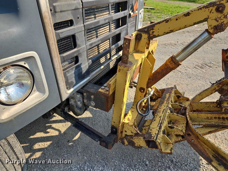 image for item EF1505 1989 International F1954 dump truck