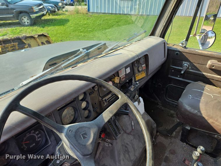 image for item EF1505 1989 International F1954 dump truck