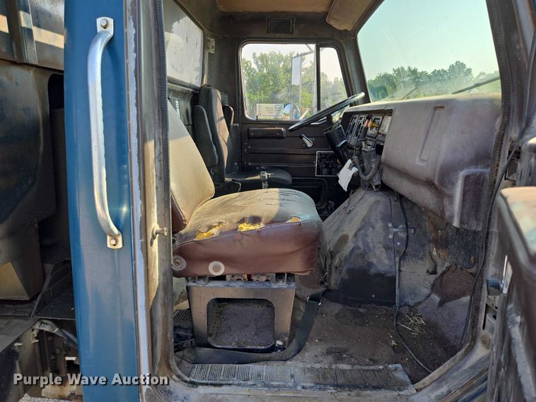 image for item EF1505 1989 International F1954 dump truck