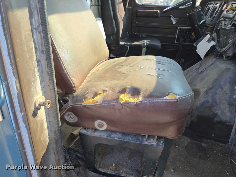 image for item EF1505 1989 International F1954 dump truck