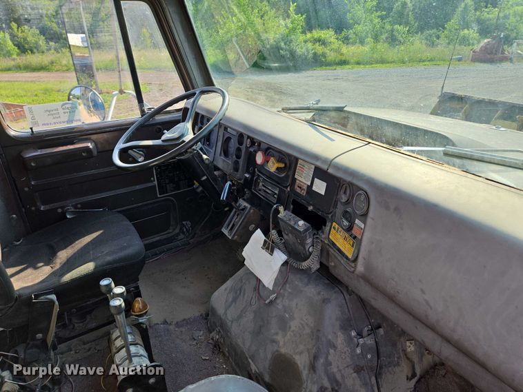 image for item EF1505 1989 International F1954 dump truck